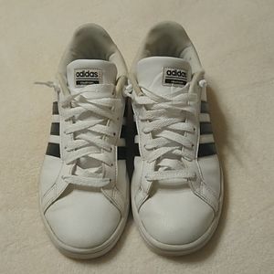 Adidas tennis shoes